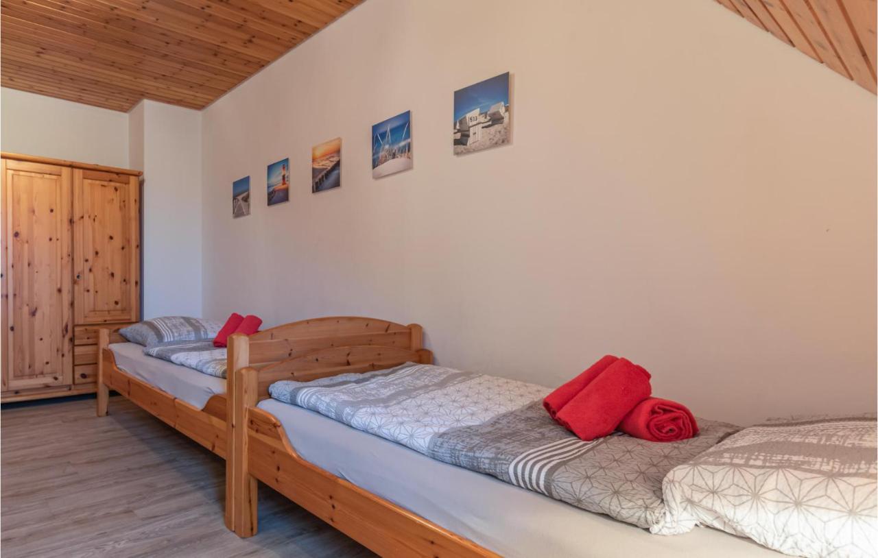Awesome Home In Friedrichskoog-Spitze With 2 Bedrooms And Wifi Luaran gambar