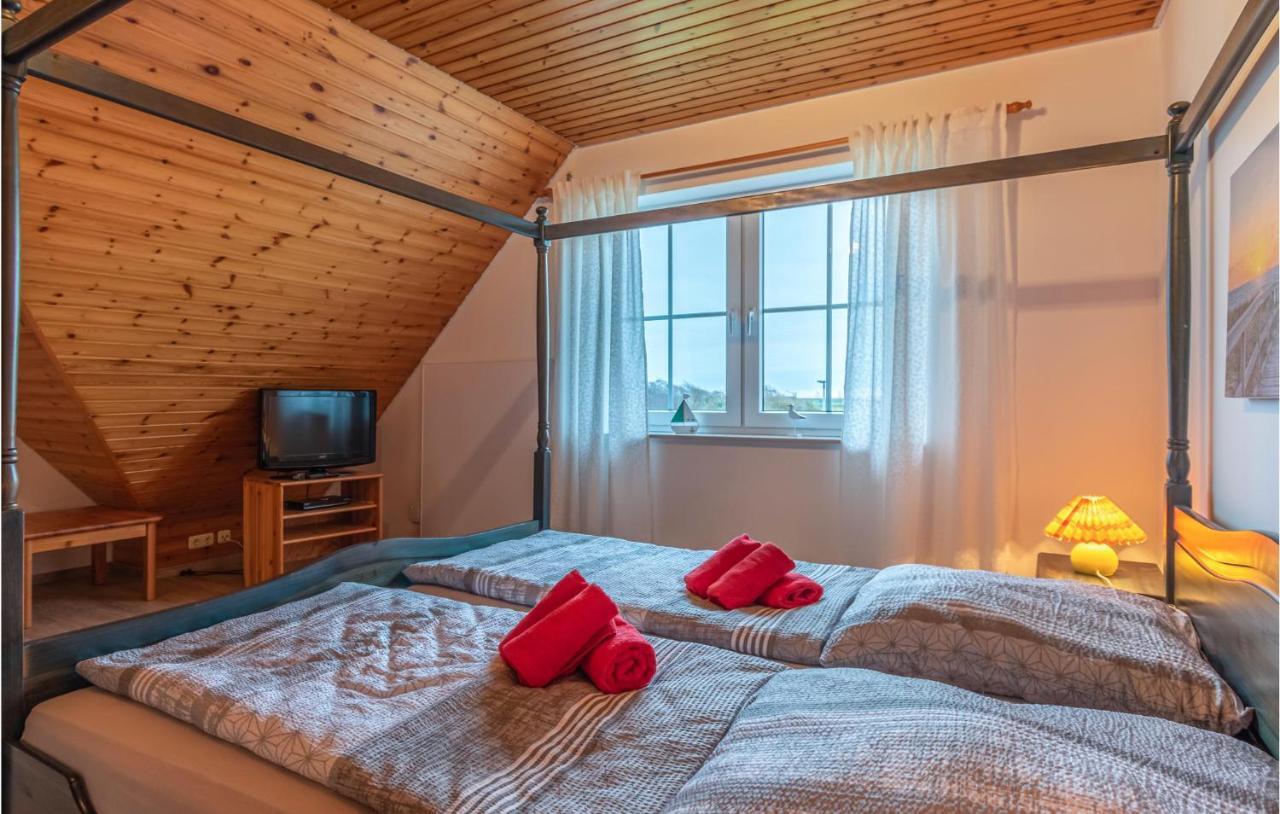 Awesome Home In Friedrichskoog-Spitze With 2 Bedrooms And Wifi Luaran gambar